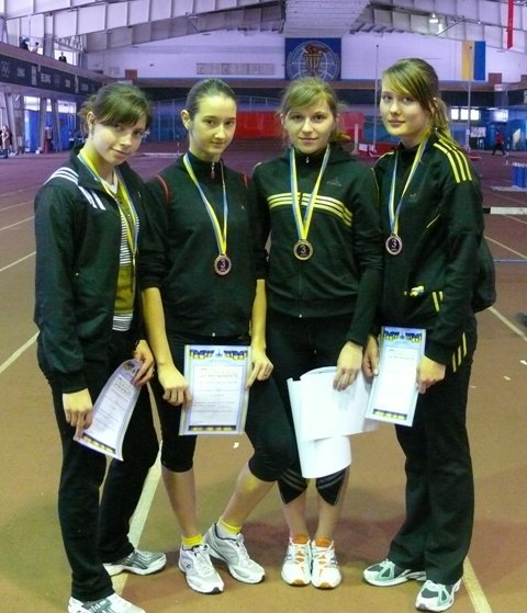 Нелегко легкоатлеткам