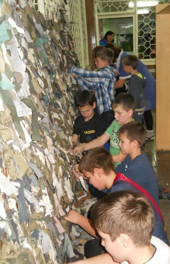 Допомагають атомники