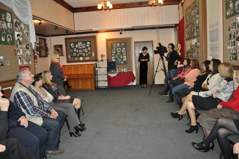 Співаю осанну жінці