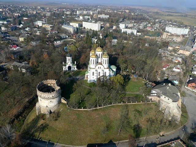 У  сторічному  Острозькому  музеї  є  експонати  від  Хмельницької  АЕС