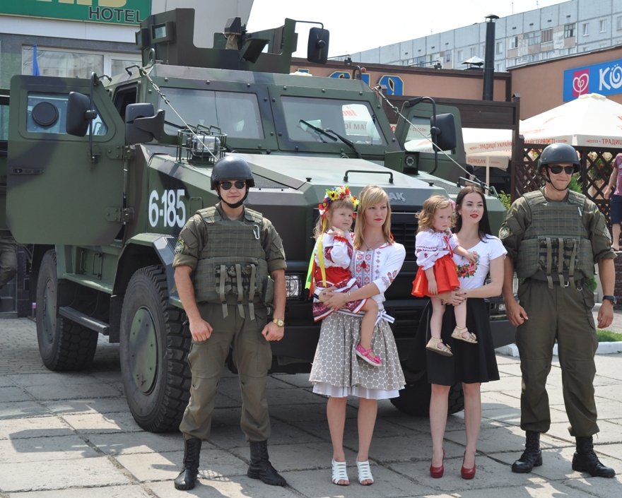 Агiтували служити