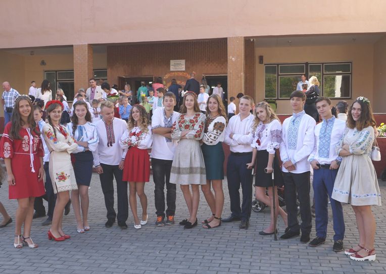 Радо школа дiтвору зустрiла