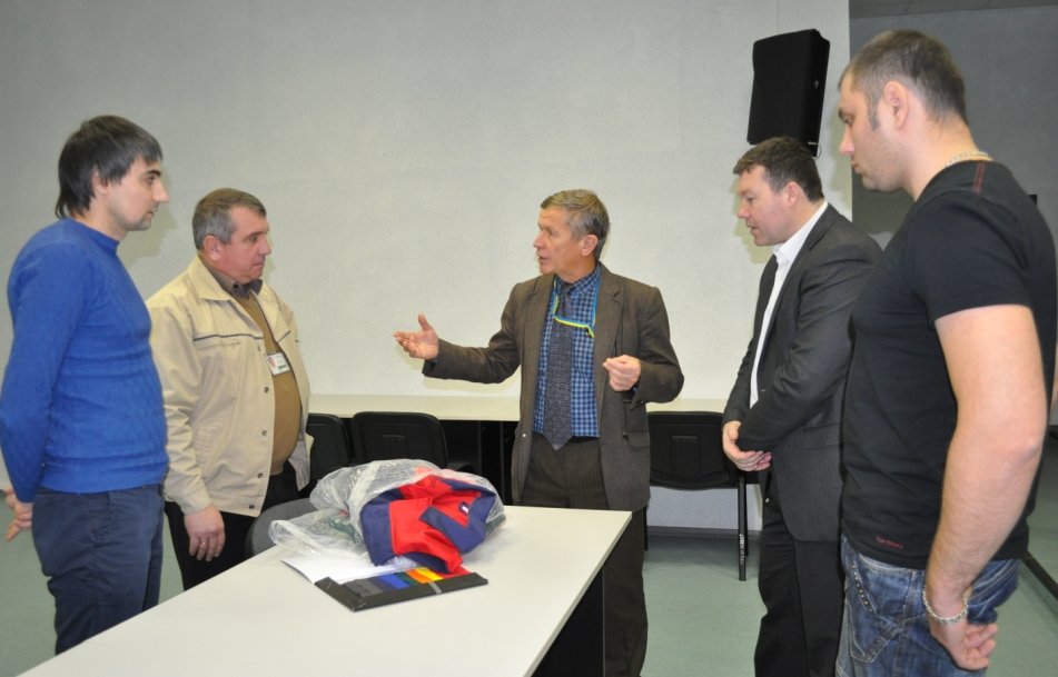 Транспортники випробовуватимуть новий спецодяг