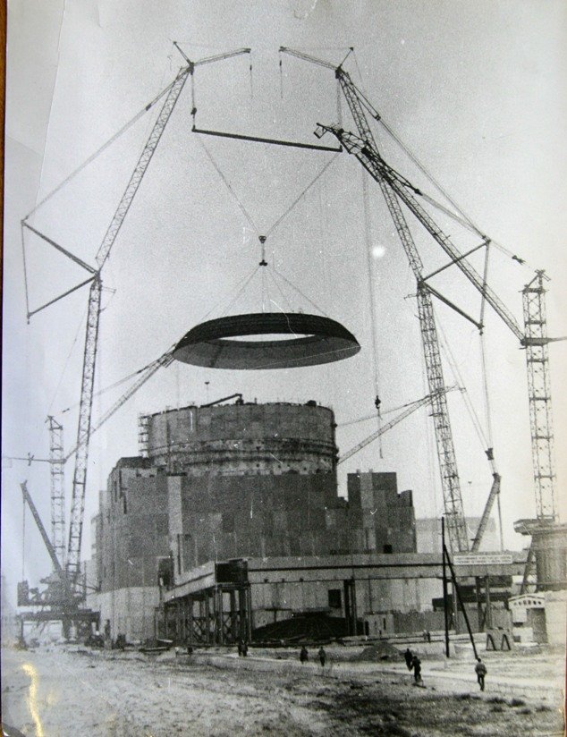 Пуск первого энергоблока —главная задача строителей  Ностальгия от 1986г