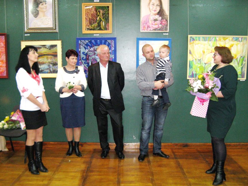 У Нетішині «розквітли» стіни мистецької галереї