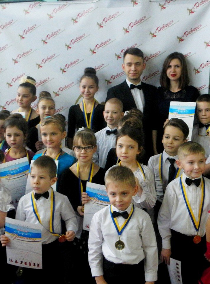 Танцюють малюки