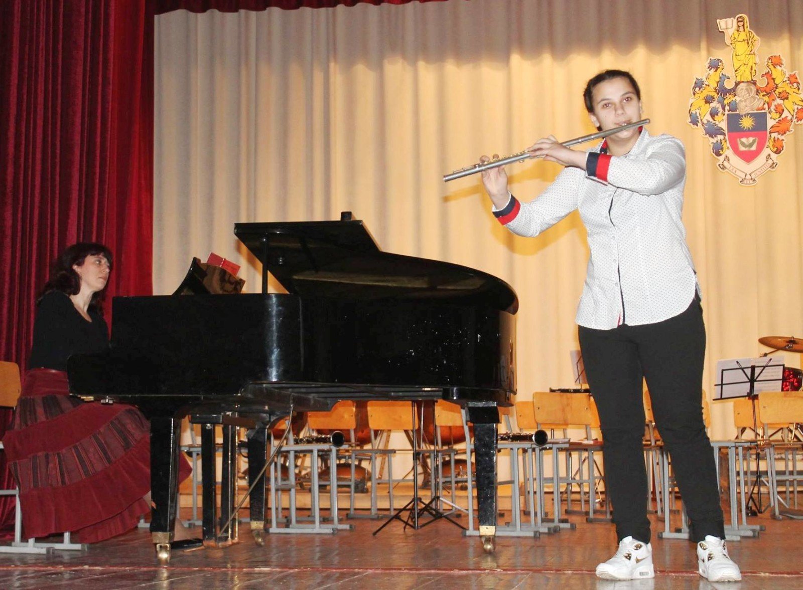 «Сурми над Бугом» та «Юнi таланти»