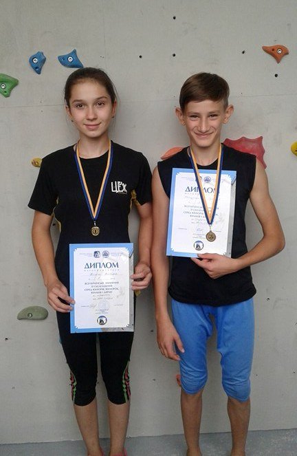 Наші вершини долаємо вправно