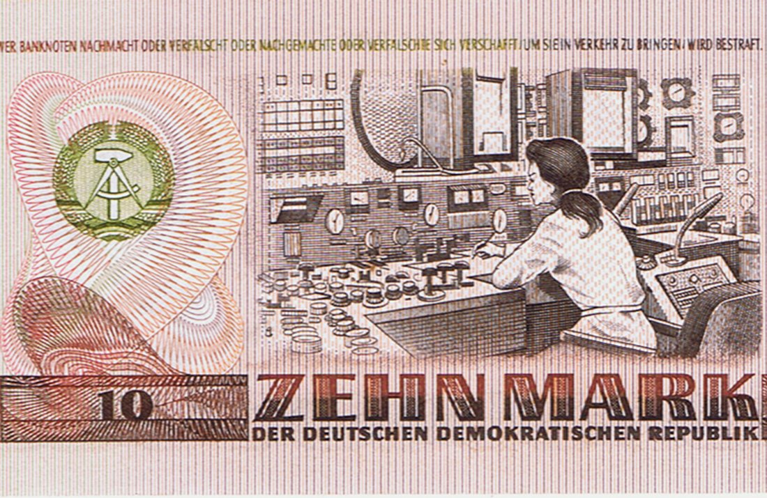 Жіночий слід на банкнотах