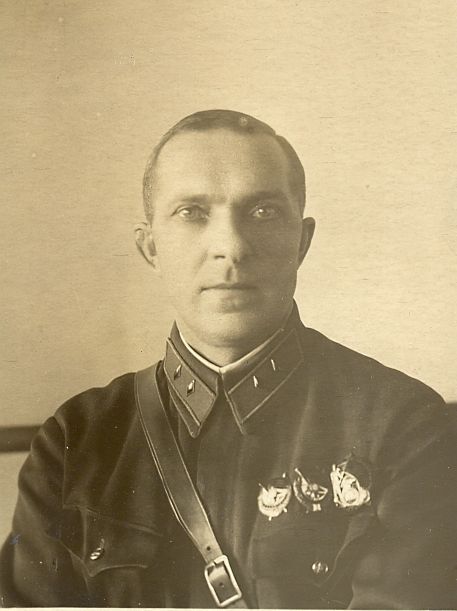 Командарма 16-ї війна застала у Вінниці...