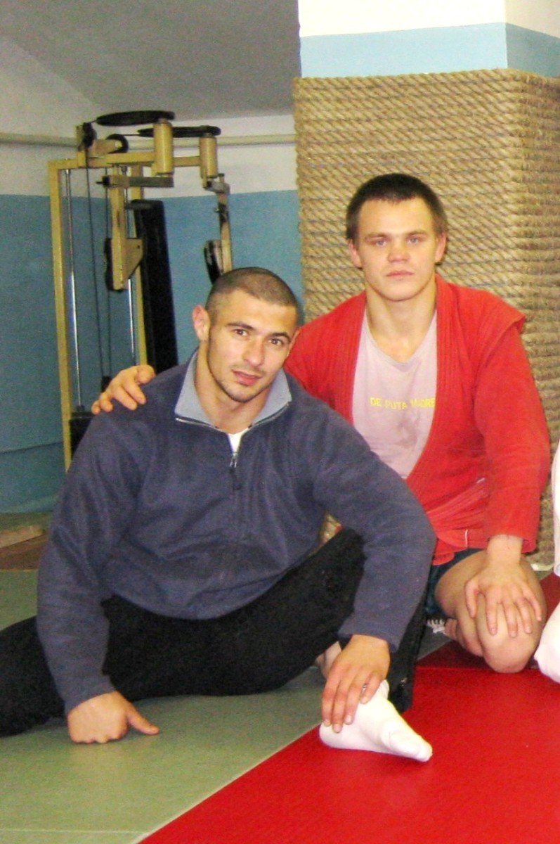 Бабiйчук  та  Брус  конкурують  за  медалi