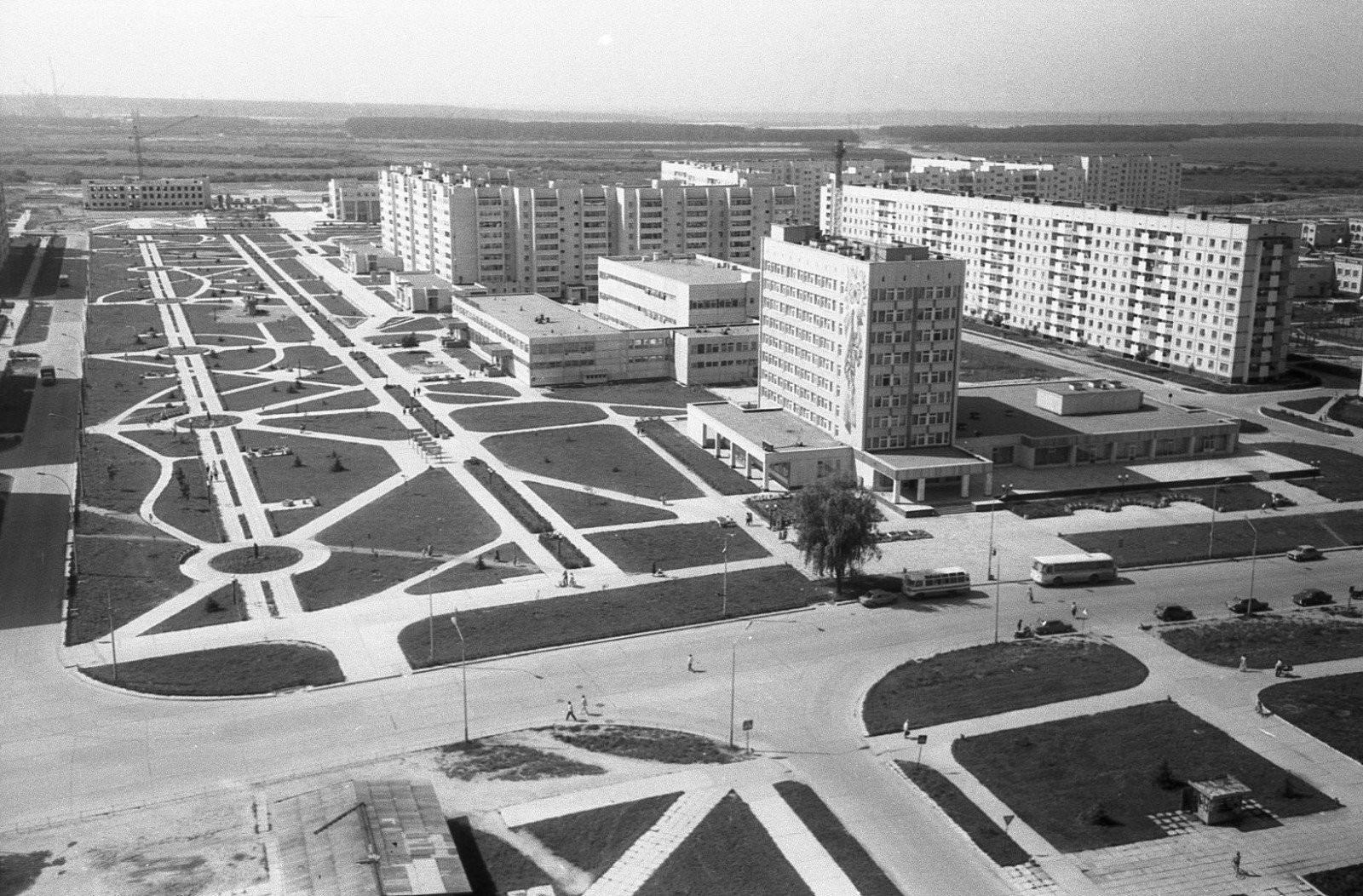 ДО БУДIВНИЦТВА З ТОЧНИМИ ЦИФРАМИ