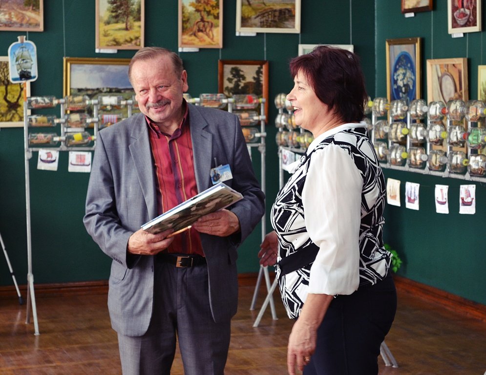 Корабель у пляшці