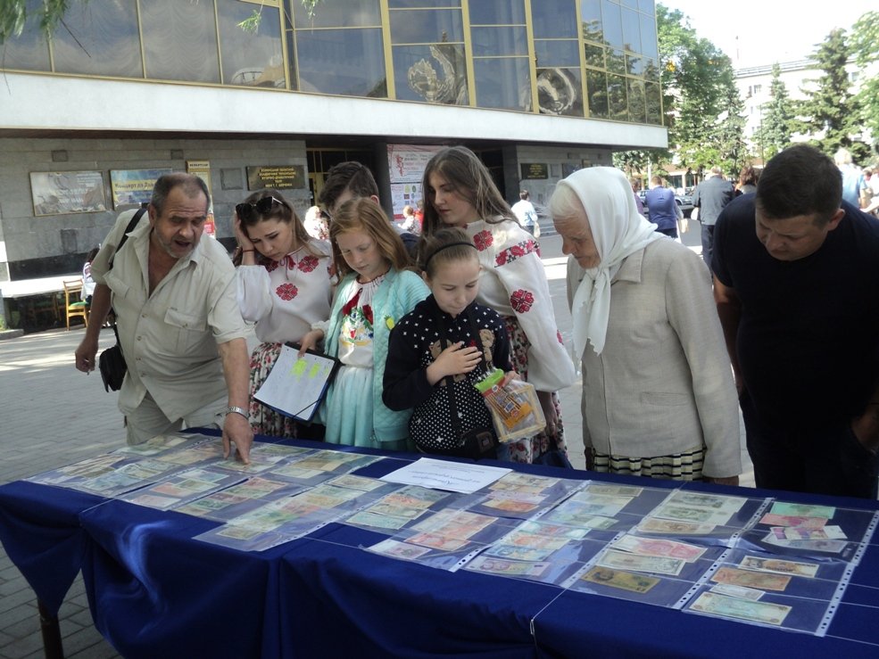 На фестиваль - з персональною виставкою