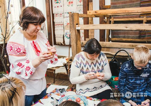 Алла Блінова поділилася секретом розпису української писанки