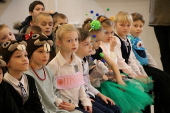 СЕРЕД СТАРОДРУКIВ ОСТРОГА