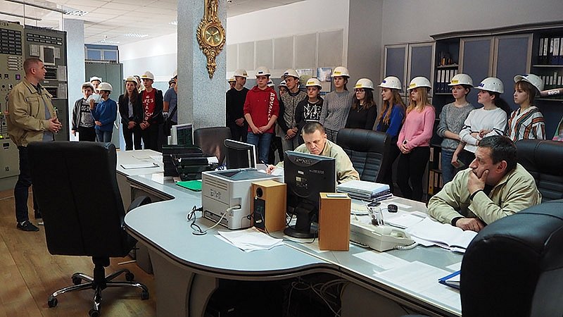 Слухачі профорієнтаційного курсу побували на Хмельницькій АЕС