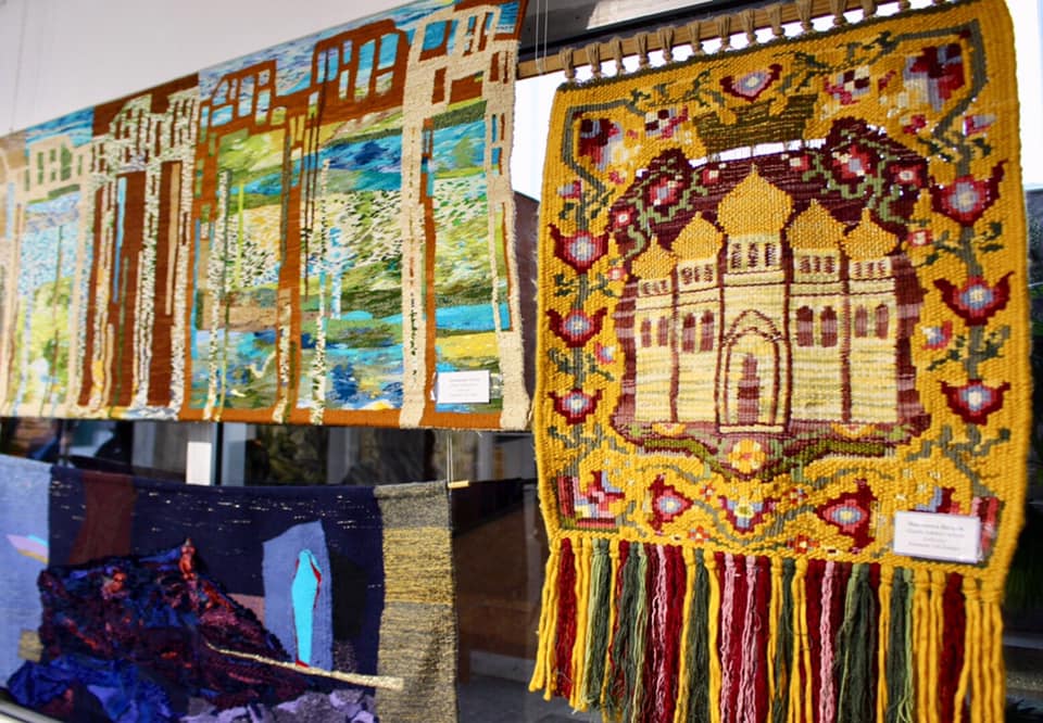 Представили виставку гобеленiв