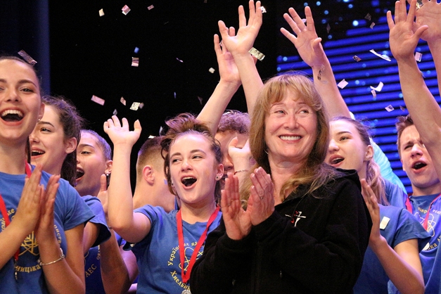 За«шармувавши» подих, чекаємо дива