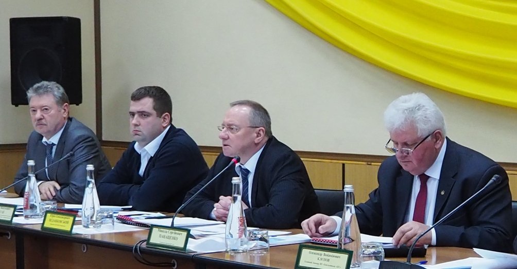 На Хмельницькій АЕС під керівництвом президента ДП «НАЕК «Енергоатом» Юрія Недашковського відбулась нарада з питань продовження терміну експлуатації першого енерго­блока Хмельницької АЕС