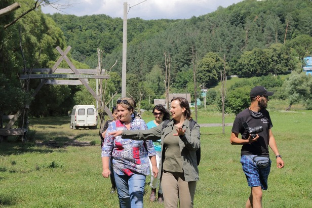СТЕЖКАМИ ЗАПОВІДНОГО КРАЮ