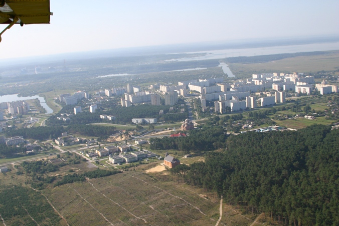 ПРО АЕРОДРОМ І ДЕЩО ПОРУЧ З НИМ…