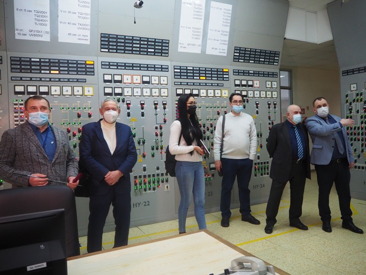З прицiлом на плiдну спiвпрацю. Делегація Націона­льного університету водного господарства та природокористування відвідала Хмельницьку АЕС