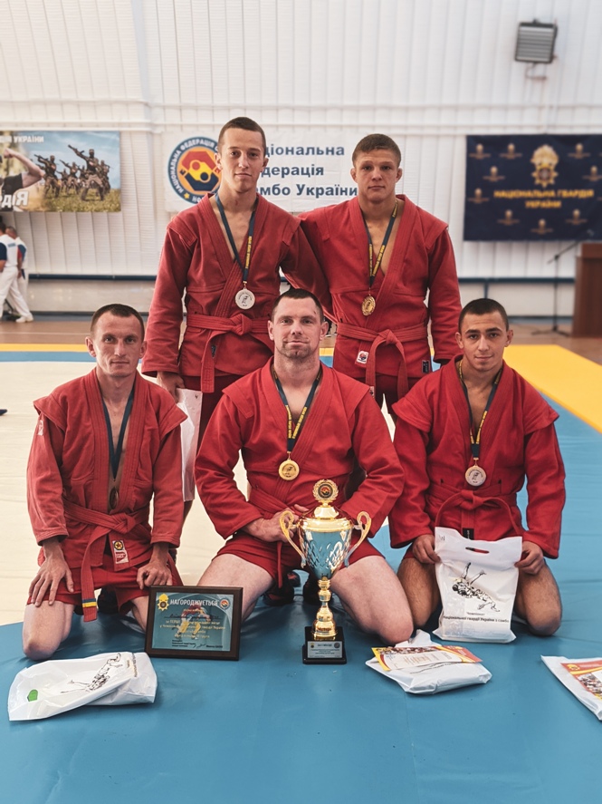 Перші, тому що кращі