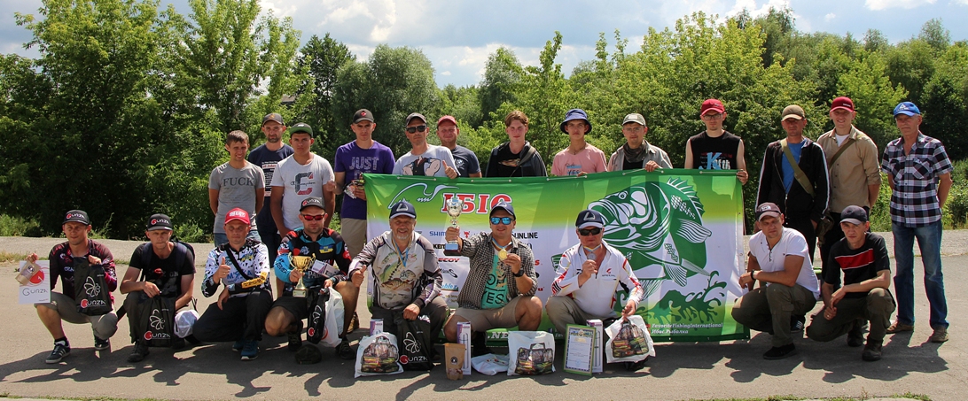 Ловись, рибко, велика і маленька