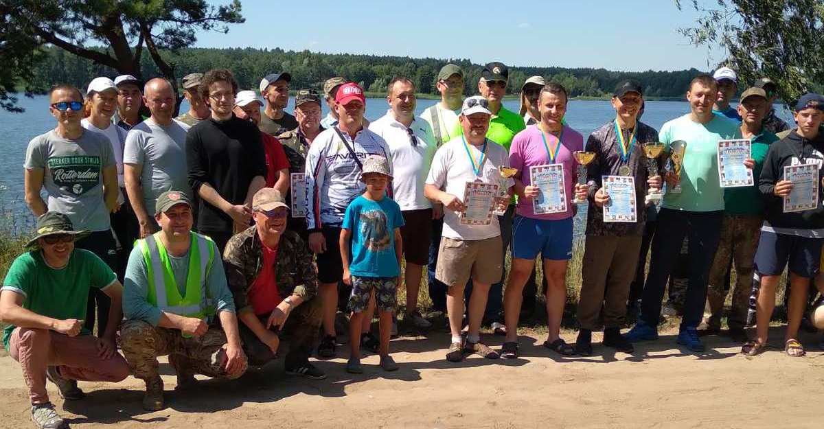 Син і тато зловили риби багато