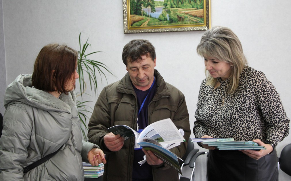 Поділились виданнями про рідну природу