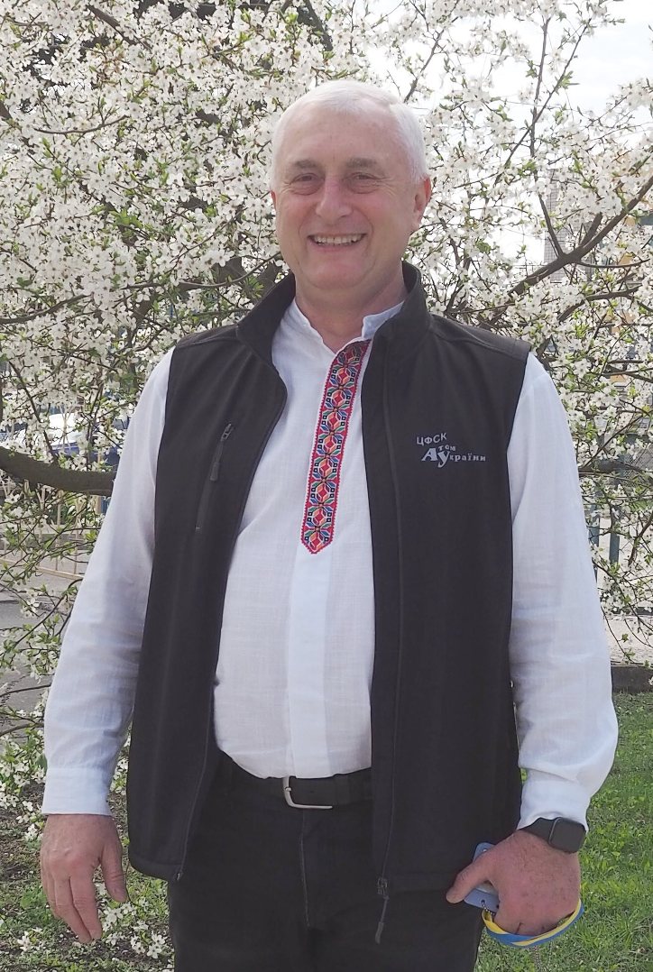 Мирною працею звеличуємо націю