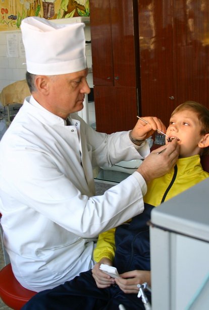 Люди, якi iнодi «домальовують» на долонi лiнiю життя…