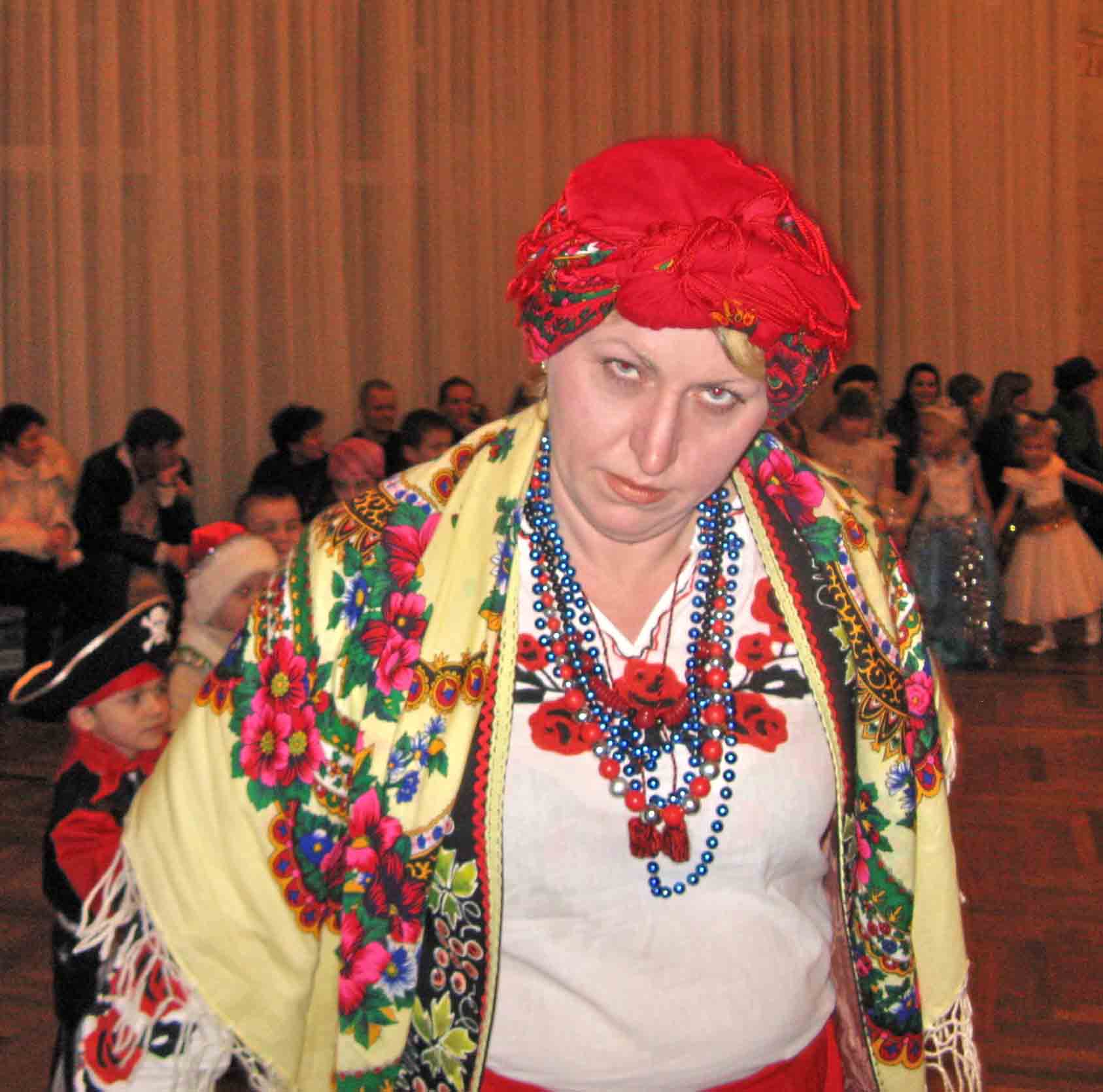 Навкруг ялинки