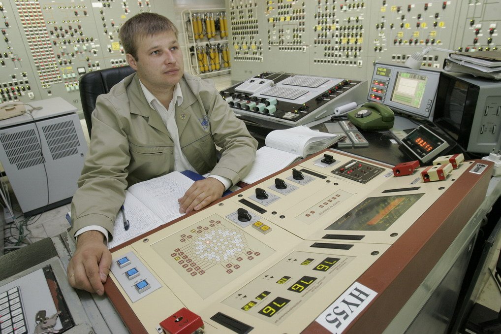 Доглядальники атомного серця