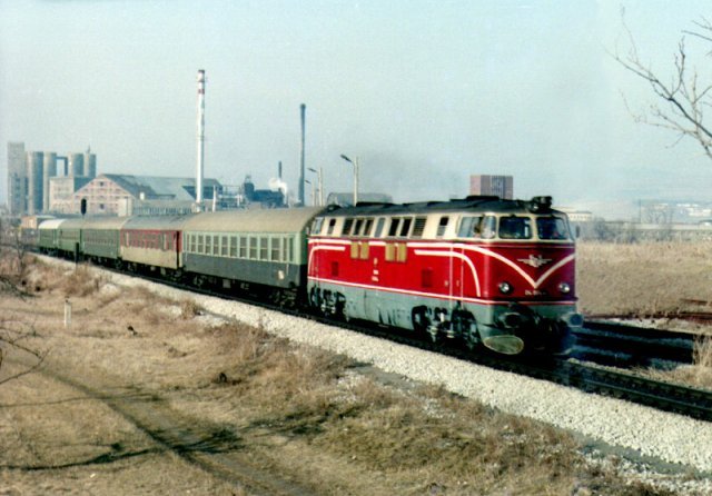 До 30 квітня змінено маршрут слідування пасажирських поїздів через Шепетівку