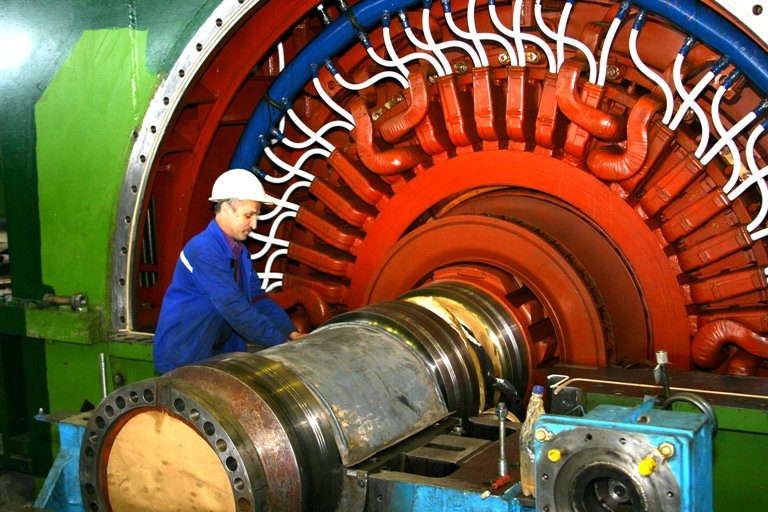 На турбогенераторі триває ремонт